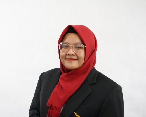Luluk Safura Priyandina, S.K.M.