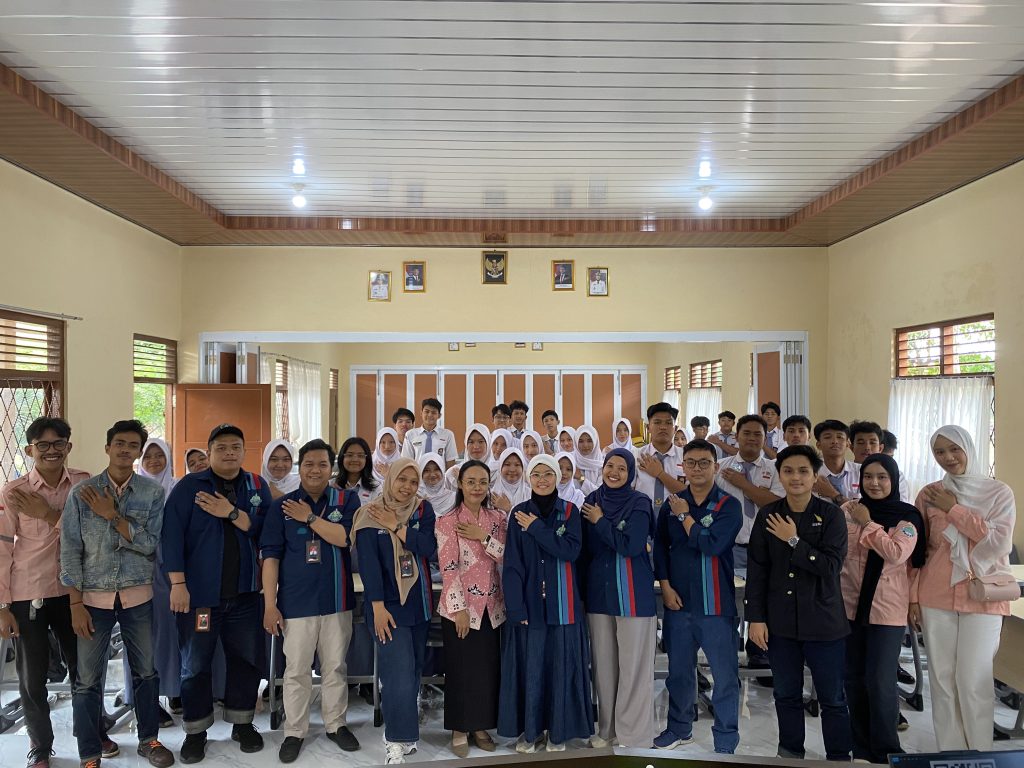 Tim Dosen Itera Perkenalkan Dunia Migas melalui PKM “MIGAS GEOS TO SCHOOL” di SMAN 9 Bandar Lampung